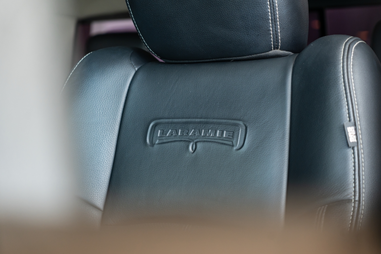 ram classic 5.7 v8 gasolina laramie cd 4x4 automatico 4p 202212