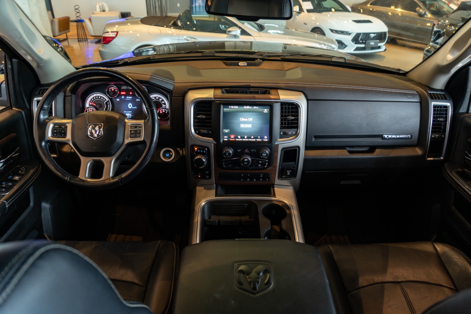 ram classic 5.7 v8 gasolina laramie cd 4x4 automatico 4p 20229