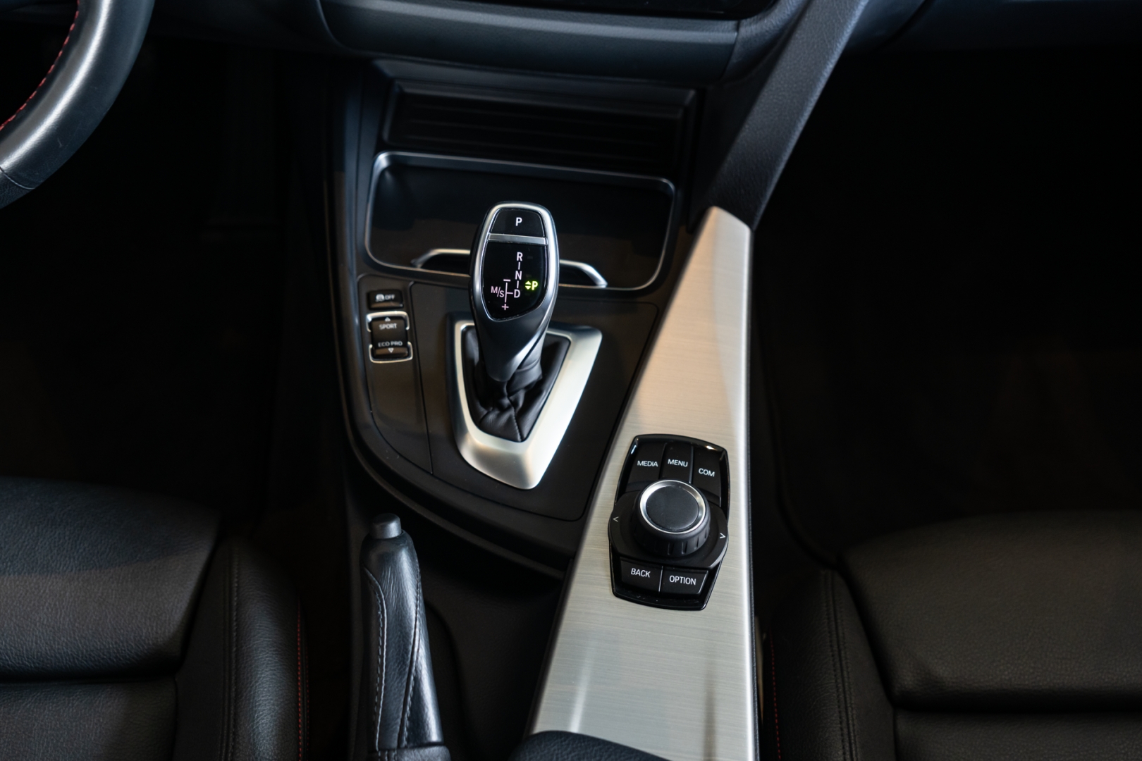 bmw 320i 2.0 sport 16v turbo active flex 4p automatico 201819