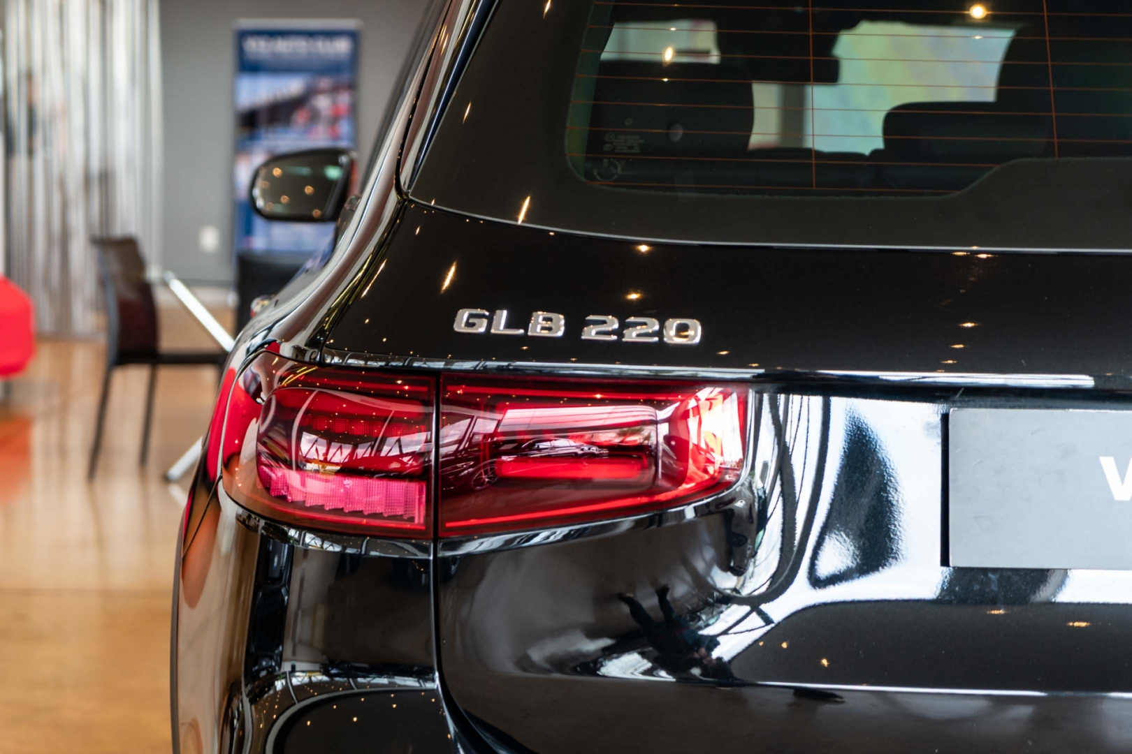 mercedes-benz glb 220 2.0 mhev amg line 4matic 8g-dct hibrido 4p automatico 202520