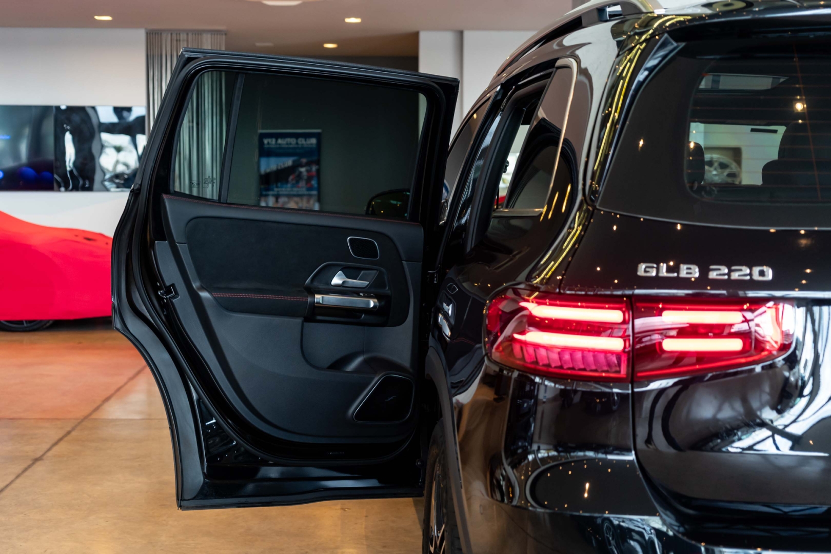 mercedes-benz glb 220 2.0 mhev amg line 4matic 8g-dct hibrido 4p automatico 202516