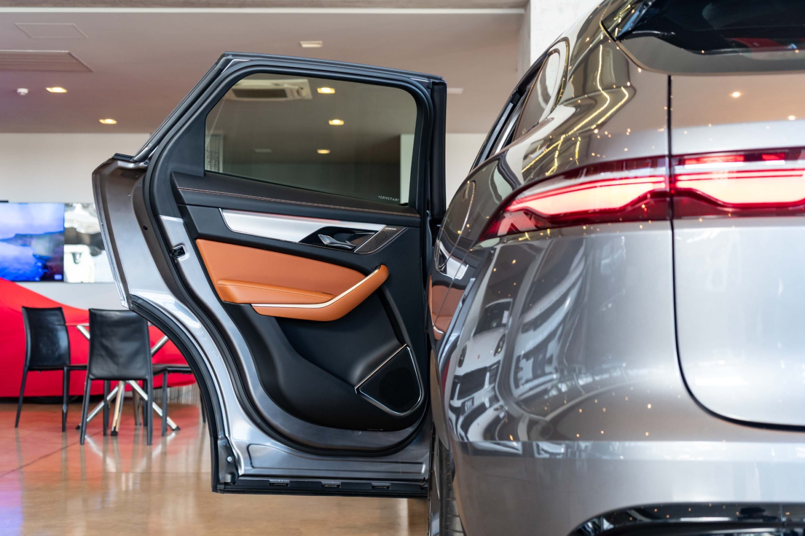jaguar f-pace 2.0 p400e phev r-dynamic se awd automatico hibrido 4p 202419