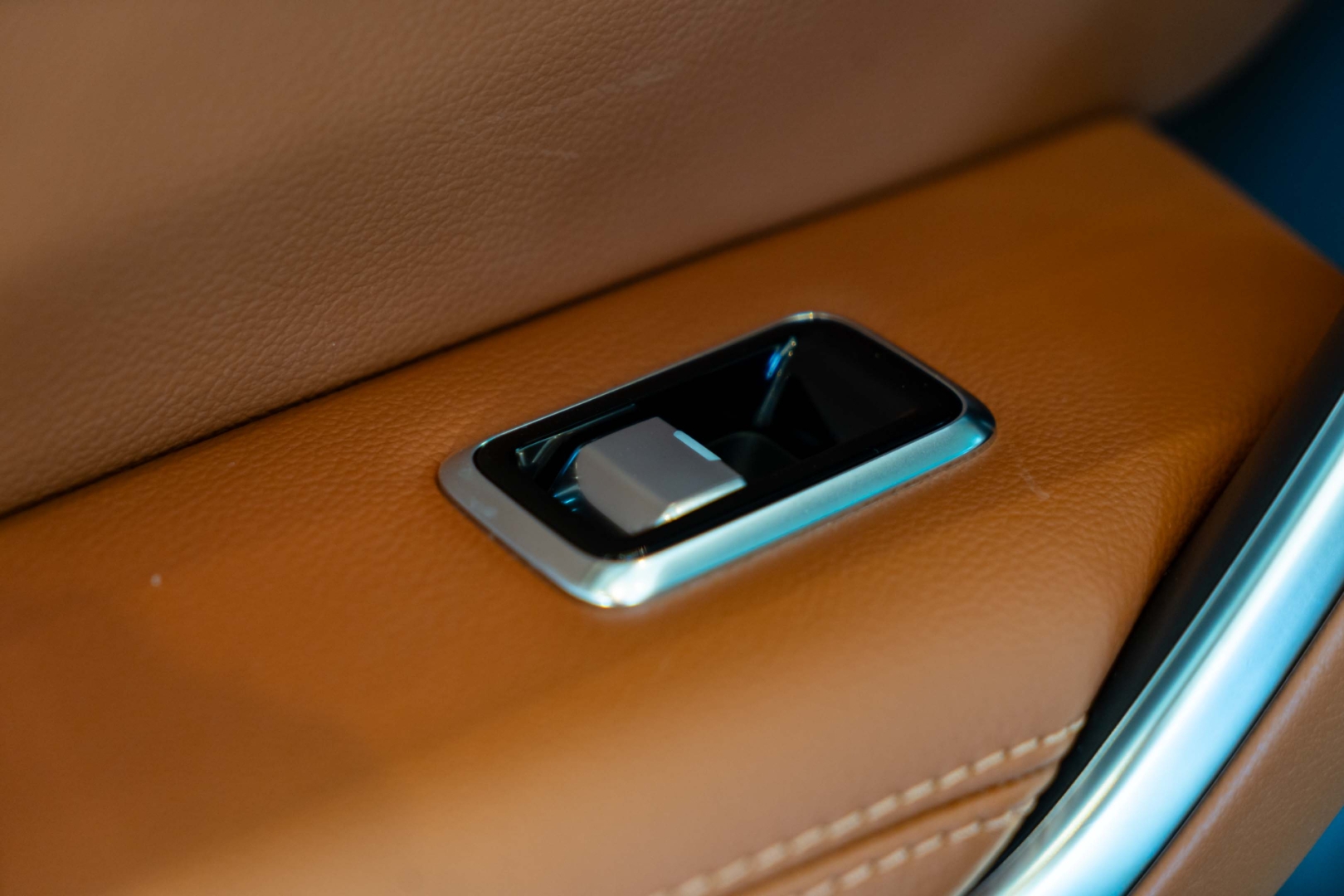 jaguar f-pace 2.0 p400e phev r-dynamic se awd automatico hibrido 4p 202420