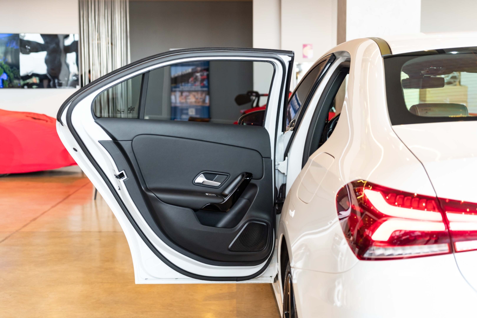mercedes-benz a 200 1.3 cgi gasolina style sedan 7g-dct 4p automatico 202015