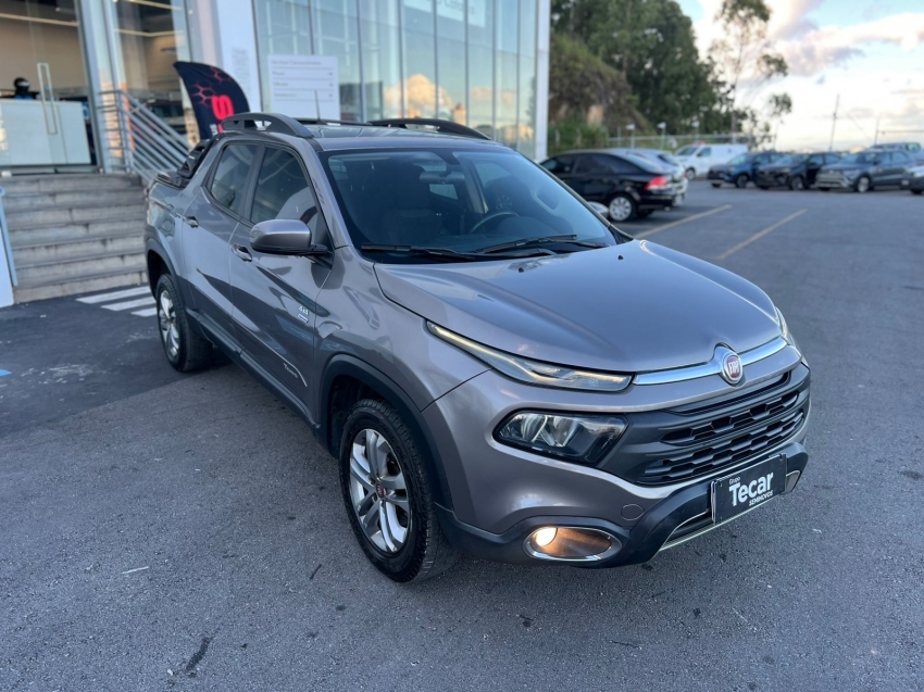 fiat toro freedom turbo 4x4 diesel 2.0 16v at9 automatico 2021/2021