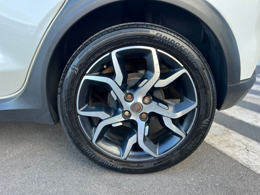 fiat argo hgt at6 1.8 automatico 2020