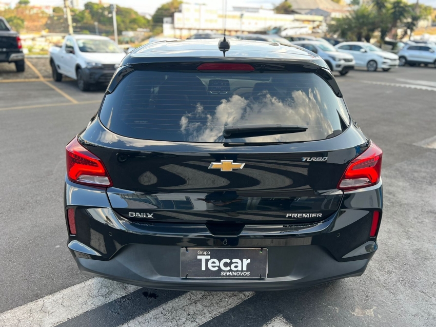 chevrolet onix hatch  premier pr2 at turbo automatico 2024