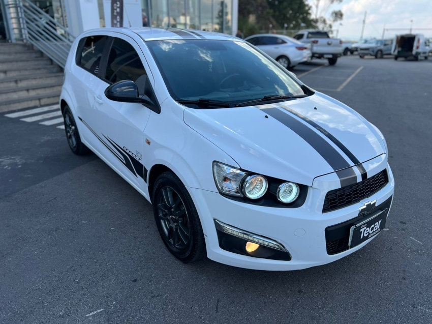 chevrolet sonic 1.6 ltz effect 16v flex 4p automatico 2014