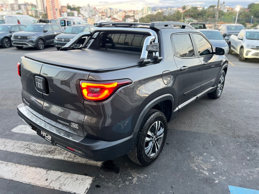 fiat toro freedom 2.0 16v 4x4 turbo diesel at9 automatico 2022