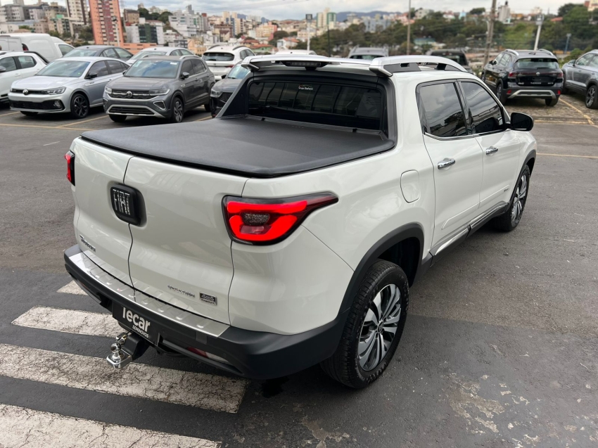fiat toro 2.0 16v turbo diesel volcano 4wd at9 4p automatico 2022