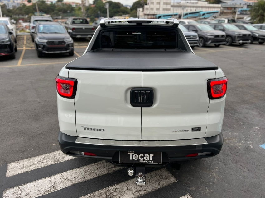 fiat toro 2.0 16v turbo diesel volcano 4wd at9 4p automatico 2022