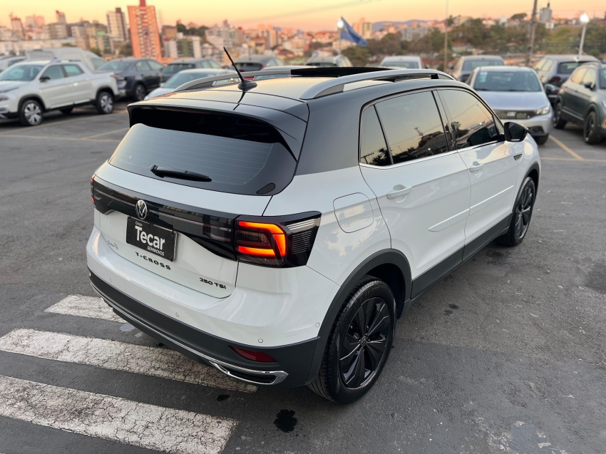t-cross hg c/ teto solar