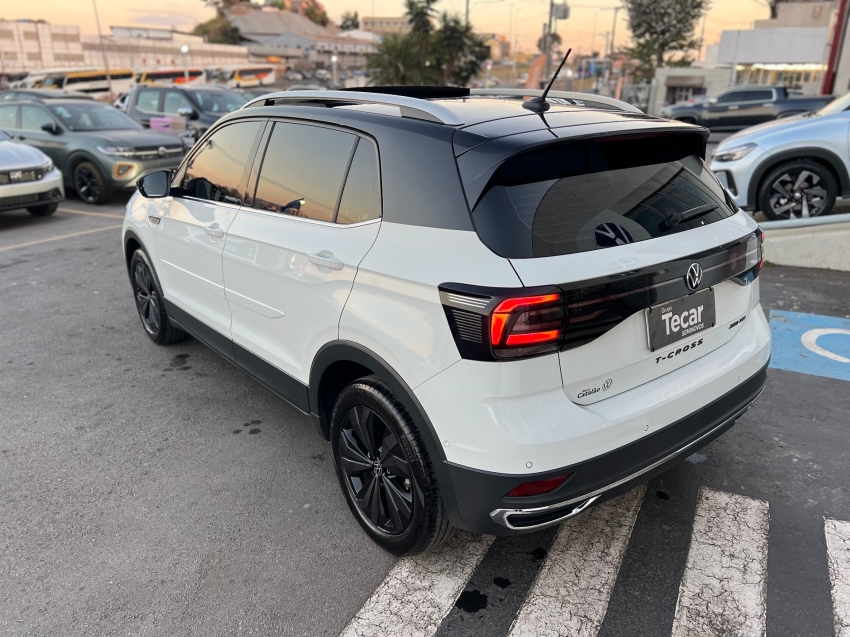 t-cross hg c/ teto solar
