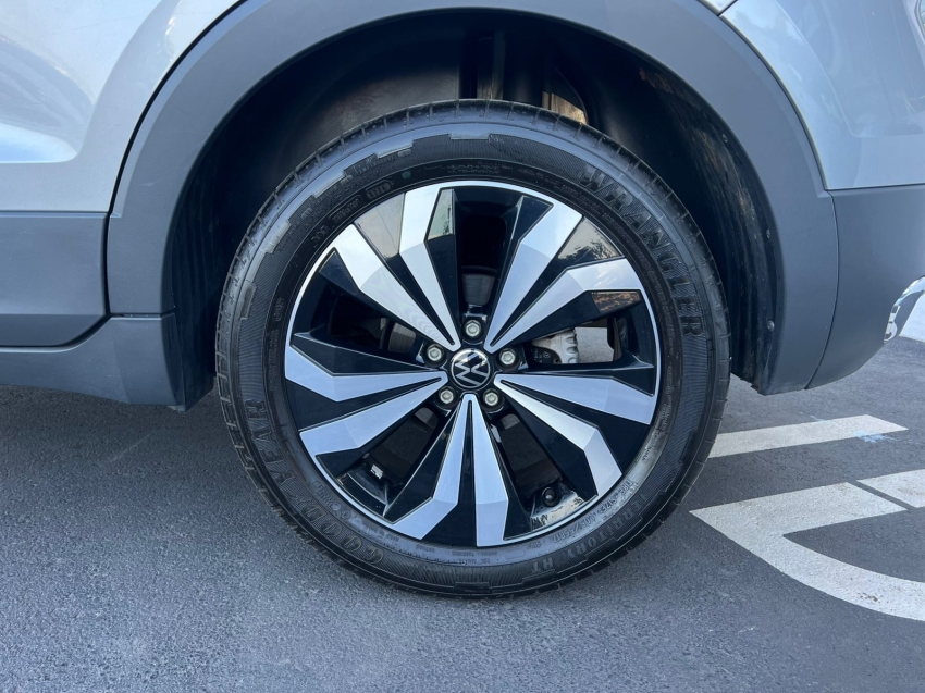 t-cross hl