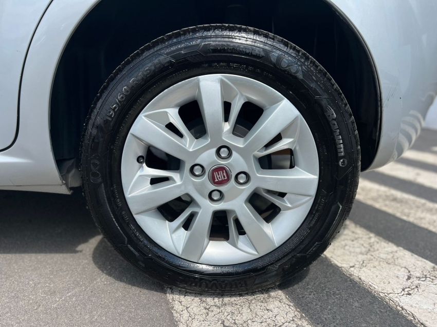 fiat punto attractive 1.4 flex manual 2015
