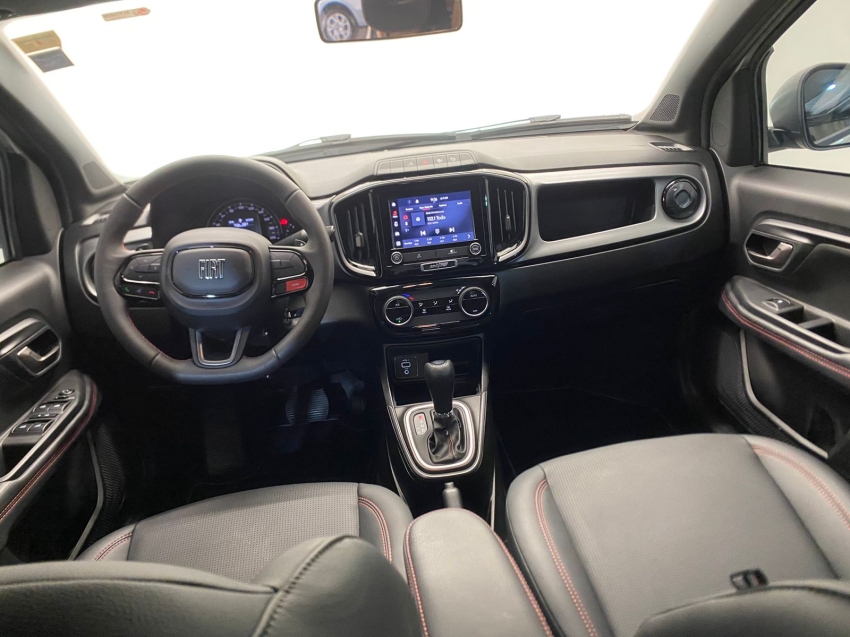 fiat strada  ultra 1.0 turbo 200 flex automatico 2025