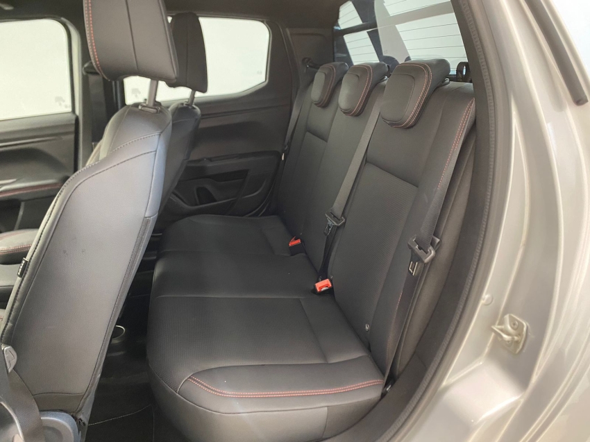 fiat strada  ultra 1.0 turbo 200 flex automatico 2025