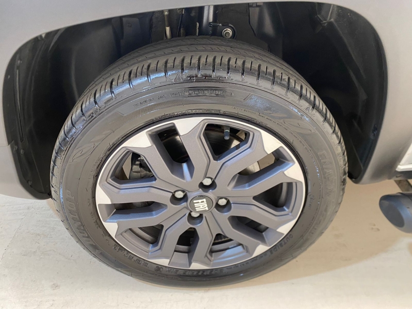 fiat strada  ultra 1.0 turbo 200 flex automatico 2025