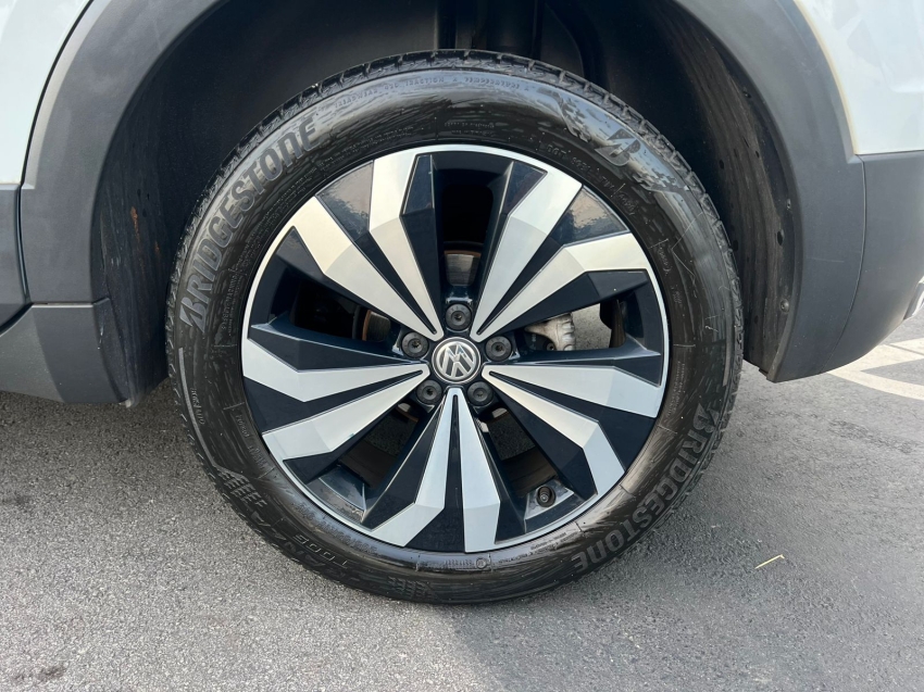 volkswagen t-cross  highline 1.4 250 turbo tsi automatico7