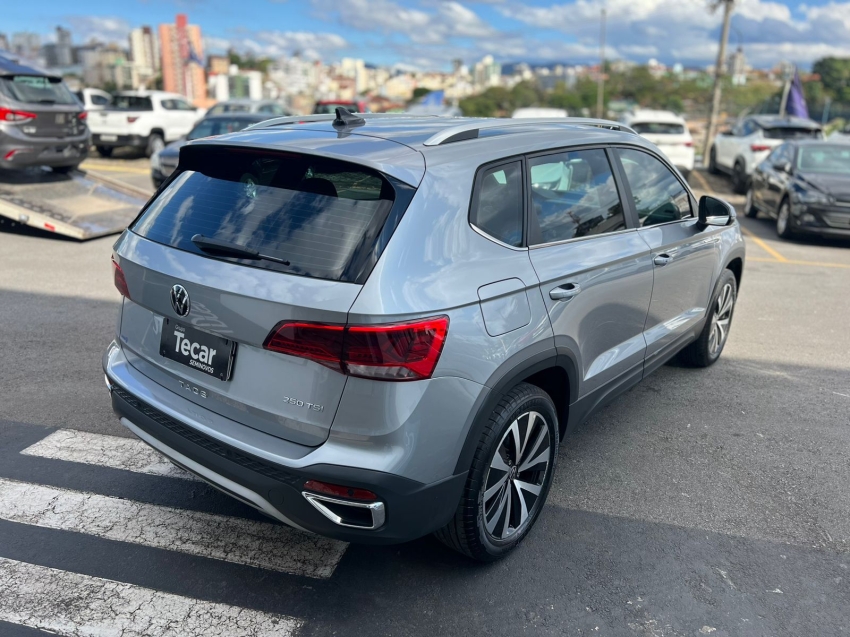 taos highline 1.4 turbo 250 tsi flex automatico 2022/20225