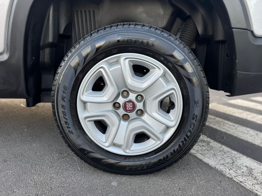 fiat toro endurence 1.8 16v flex at6 automatico 2021/20217