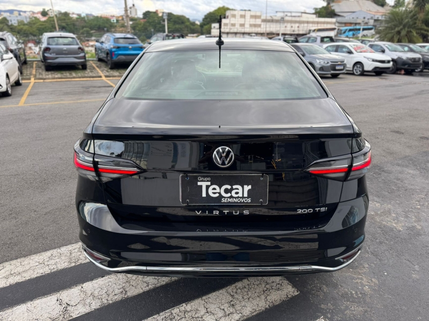 volkswagen virtus highline 1.0 turbo 200 tsi automatico 202412