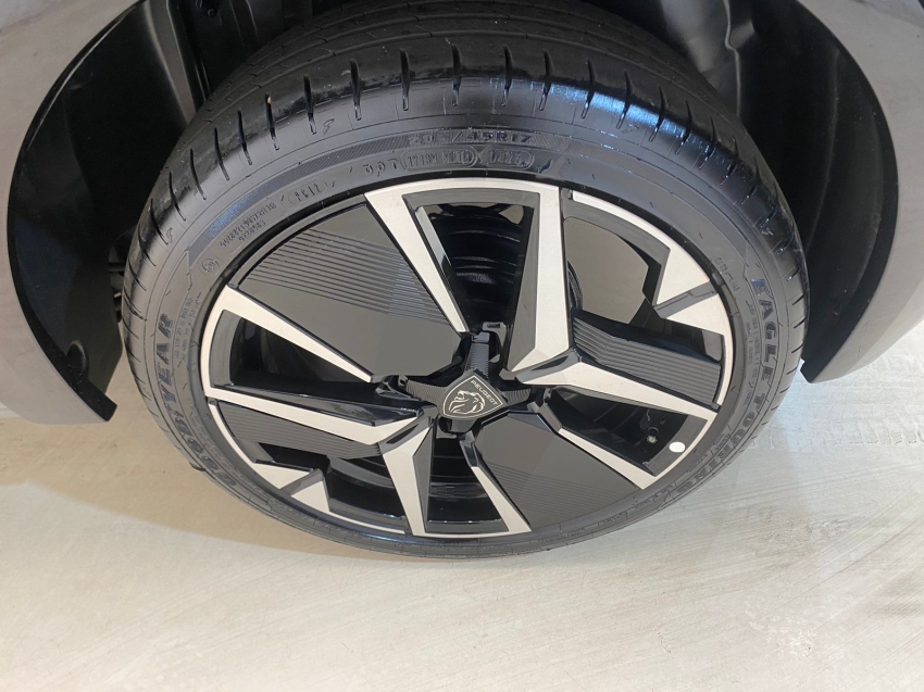 peugeot 208 gt 1.0 turbo 200 flex automatico 2025/202512