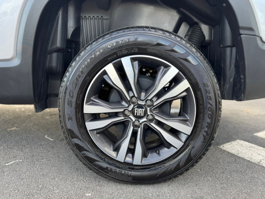 fiat toro freedom 1.3 turbo 270 flex at6 automatico 2024/20247