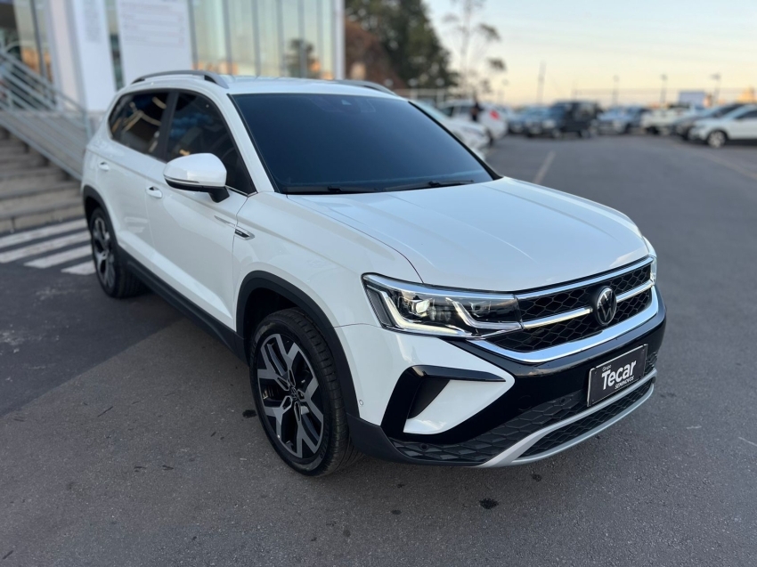 volkswagen taos highline  1.4 turbo 250 tsi automatico 20241