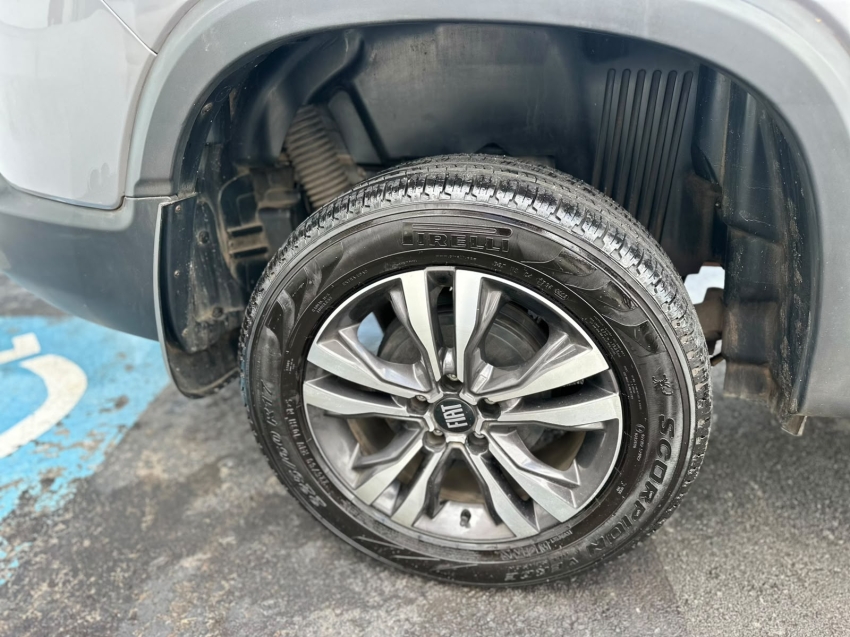 fiat toro freedom 1.3 turbo 270 at6 automatico 2024 /20248