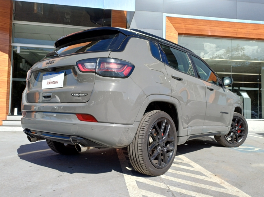 jeep compass 2.0 hurricane 4 turbo gasolina blackhawk at9 4p automatico 2025