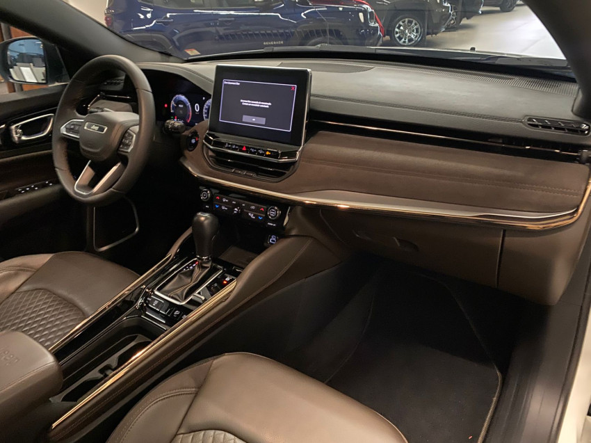 jeep commander 2.0 td380 turbo diesel overland at9 4p automatico 2022