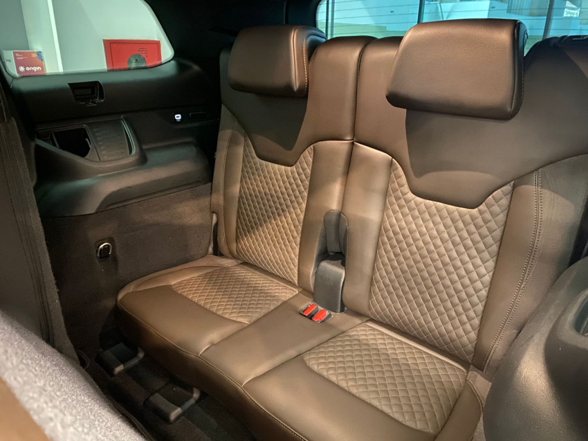 jeep commander 2.0 td380 turbo diesel overland at9 4p automatico 2022
