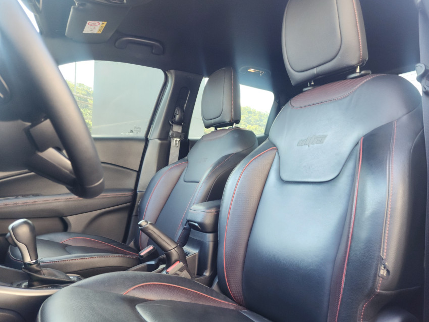 fiat toro 2.0 16v turbo diesel ultra 4wd at9 4p automatico 2023