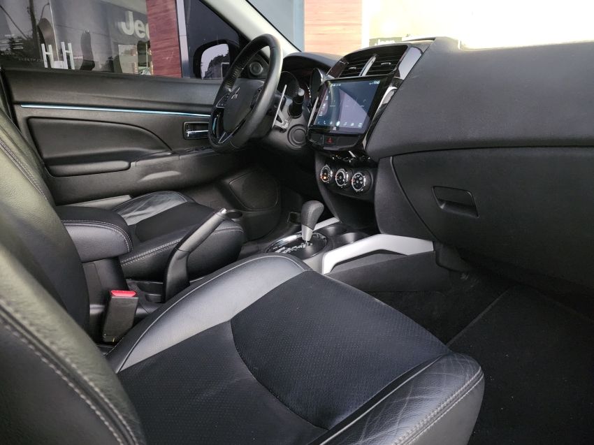 mitsubishi outlander 2.0 mivec gasolina hpe at 20/21 seminovo