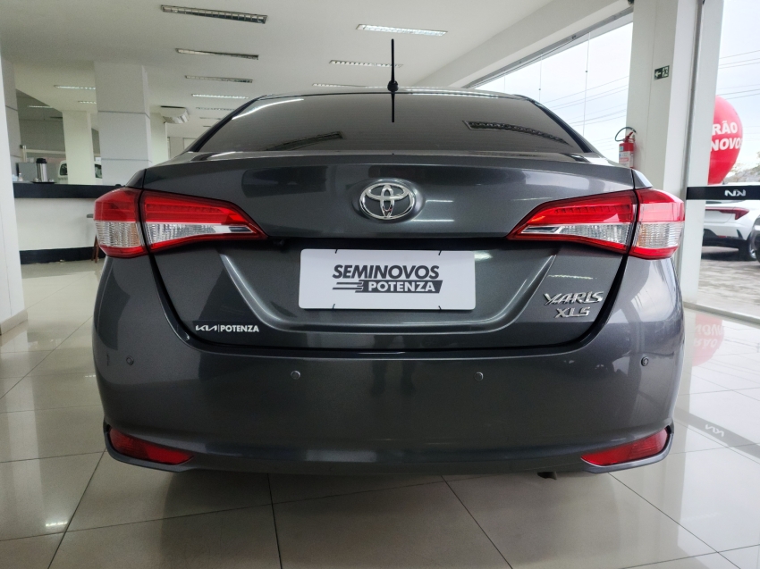 toyota yaris 1.5 16v flex sedan xls multidrive 24/25 seminovo
