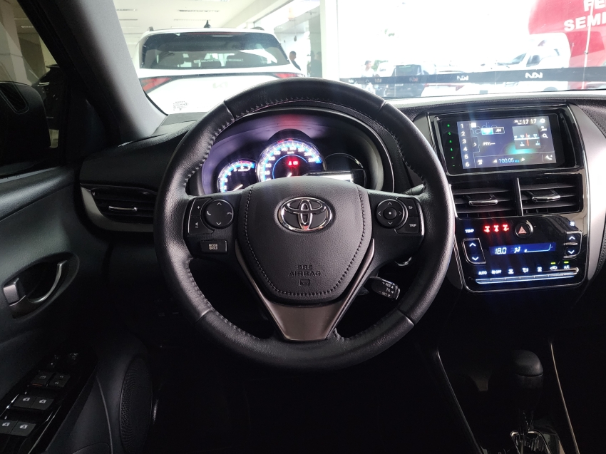 toyota yaris 1.5 16v flex sedan xls multidrive 24/25 seminovo