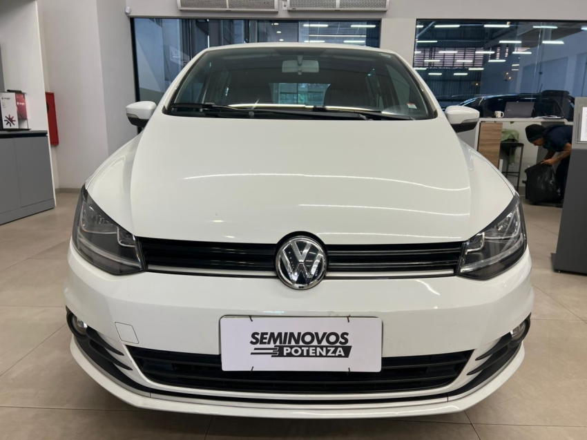 volkswagen fox 1.6 msi total flex connect 4p man 18/19 seminovo