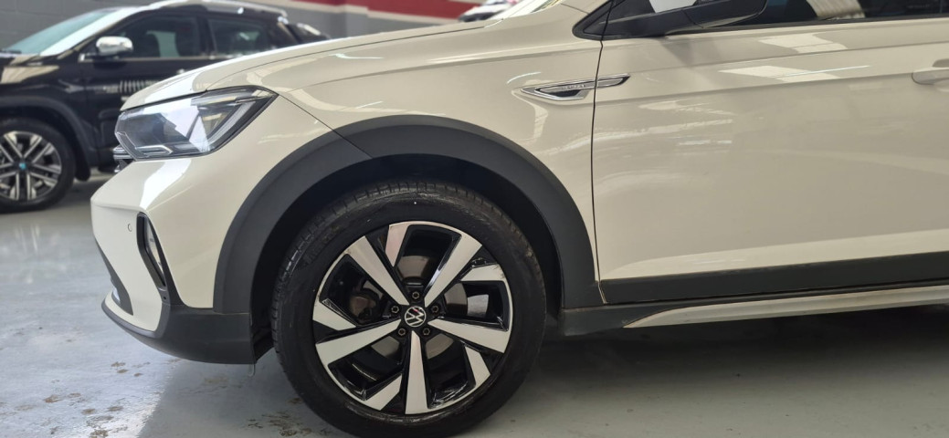 volkswagens nivus 1.0 200 tsi total flex highline at 22/22 seminovo