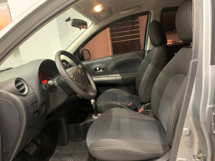 nissan march 1.6 sl 16v flex 4p xtronic 16/17 seminovo