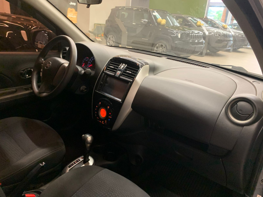 nissan march 1.6 sl 16v flex 4p xtronic 16/17 seminovo