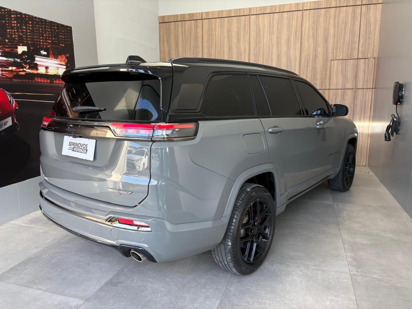 jeep commander 2.0 hurricane 4 turbo gasolina blackhawk at9 24/25 seminovo