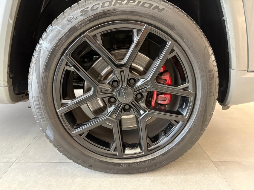 jeep commander 2.0 hurricane 4 turbo gasolina blackhawk at9 24/25 seminovo