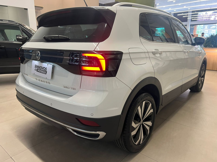 volkswagen t-cross 1.4 250 tsi total flex highline at 22/23 seminovo