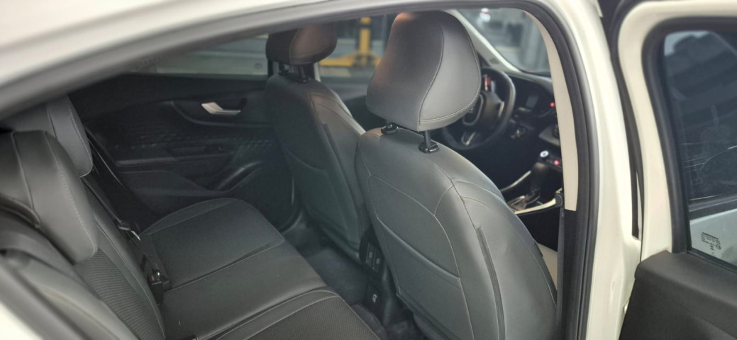 fiat fastback 1.0 turbo 200 flex cvt 23/24 seminovo