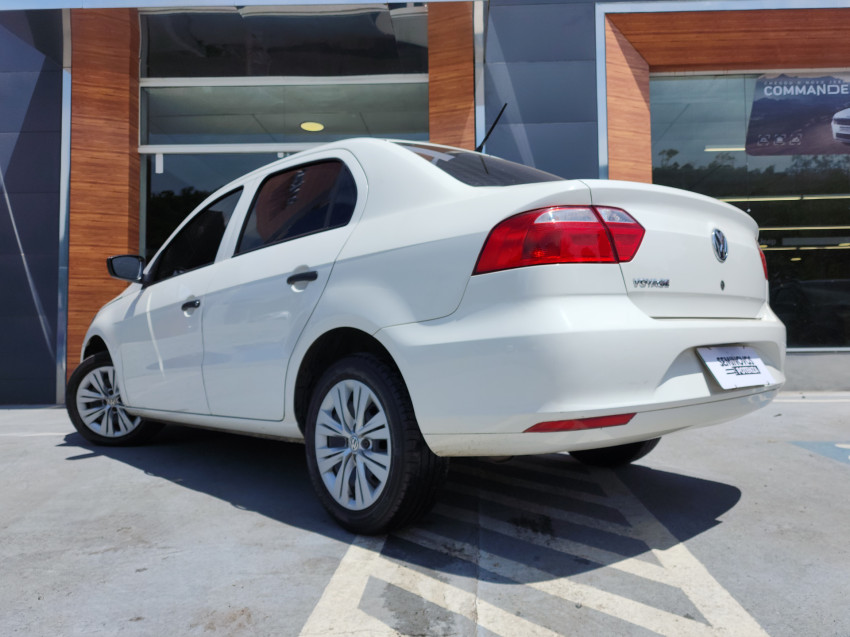 volkswagen voyage 1.0 12v mpi totalflex 4p man 22/23 seminovo4