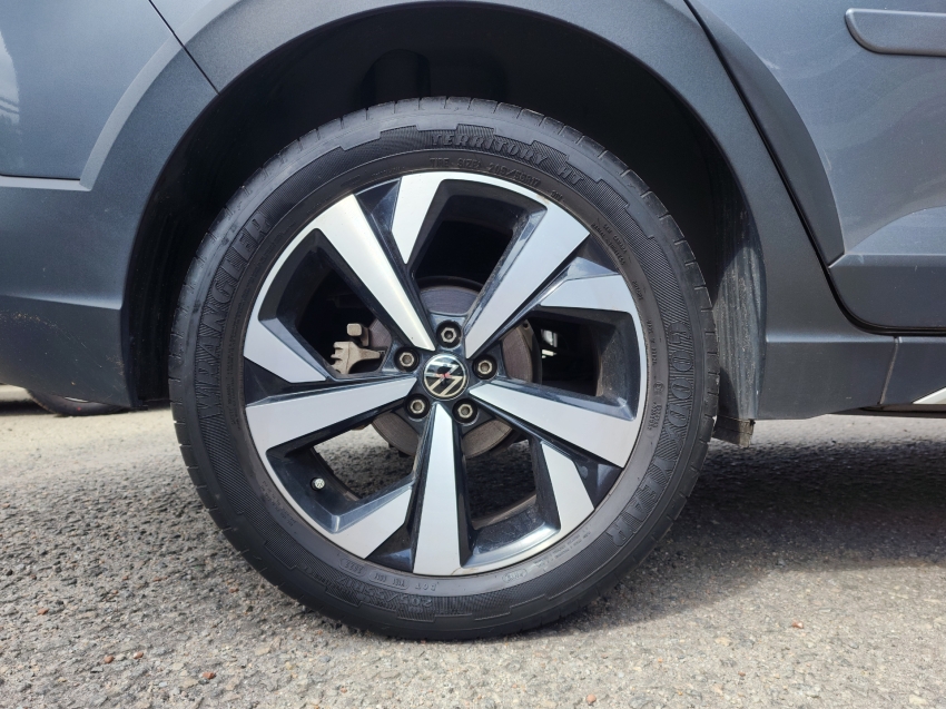 volkswagen nivus 1.0 200 tsi total flex highline at 22/23 seminovo11