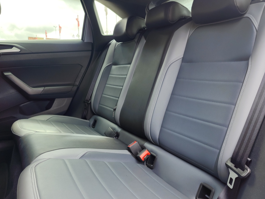 volkswagen nivus 1.0 200 tsi total flex highline at 22/23 seminovo15