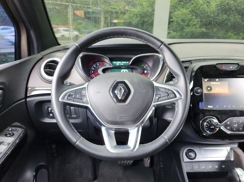 renault captur 1.3 tce flex iconic x-tronic 21/22 seminovo8