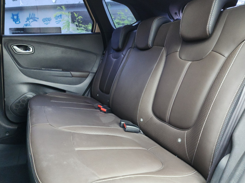 renault captur 1.3 tce flex iconic x-tronic 21/22 seminovo15